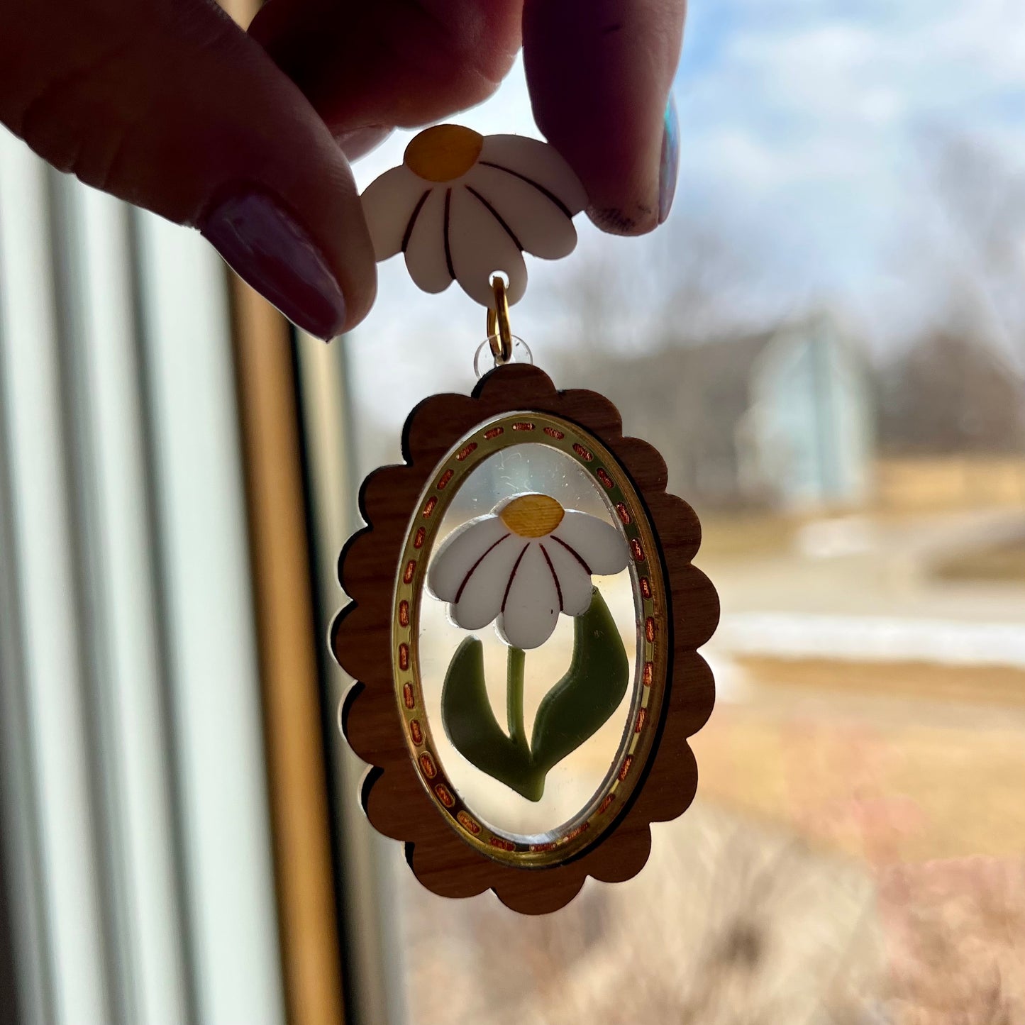 Framed Daisy Dangles
