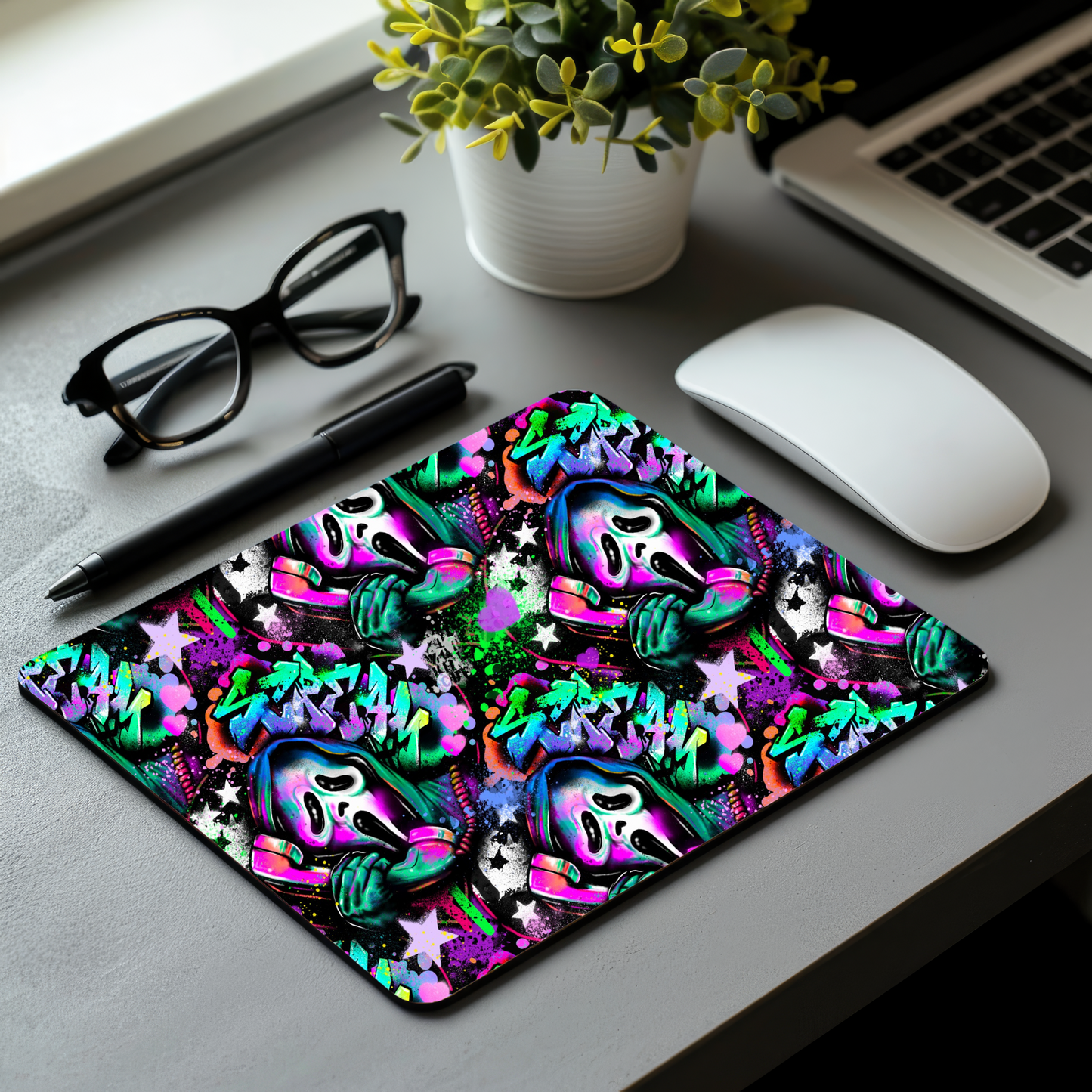 Scream Graffiti Mouse Pad